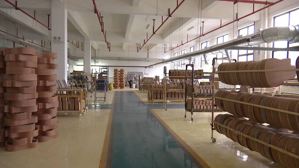 我市外貿(mào)企業(yè)生產(chǎn)忙 跑好新年“第一棒” 樂器及配件銷售